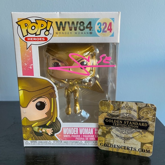 Gal Gadot signed Funko Pop! #324 Wonder Woman with COA - Picture 5 of 8